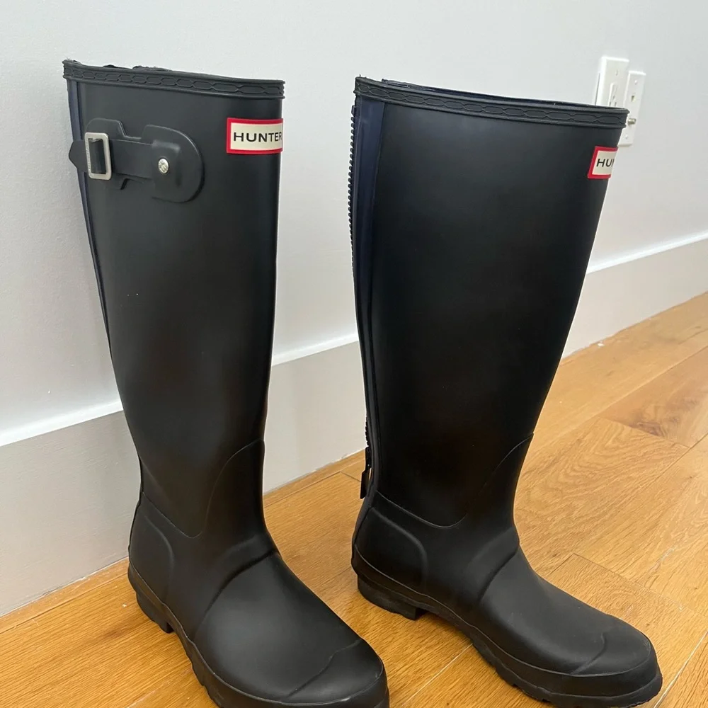 Hunter Boots Matte Dark Blue Zip Up + Fleece Socks - Picture 2 of 6